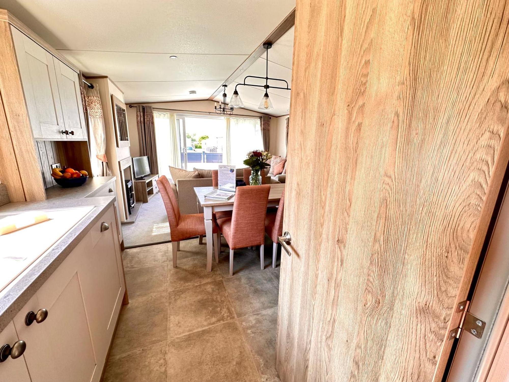 Reeds View Holiday Lodge South Cerney Extérieur photo