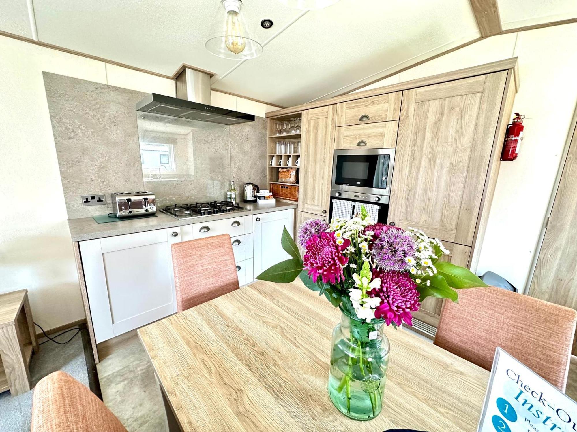 Reeds View Holiday Lodge South Cerney Extérieur photo